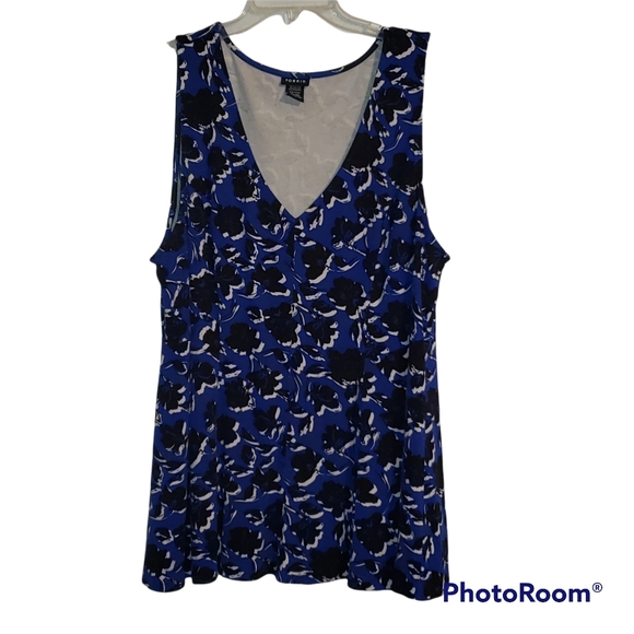 torrid Tops - Torrid women's plus size 3X geometric print sleeveless tank top. 790